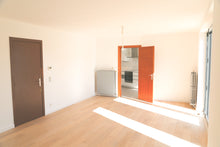 Charger l'image dans la galerie, " Loué " MAISON 2 CHAMBRES + PETIT BUREAU/CHAMBRE TOURNAI