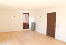 Charger l'image dans la galerie, " Loué " MAISON 2 CHAMBRES + PETIT BUREAU/CHAMBRE TOURNAI