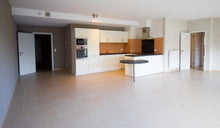 Charger l'image dans la galerie, " vendu " A vendre appartement 3 chambres "Les jardins de la reine" faire offre à partir de